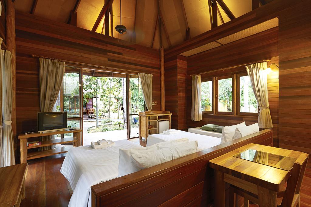 Keeree Waree Seaside Villa Bang Saphan Buitenkant foto