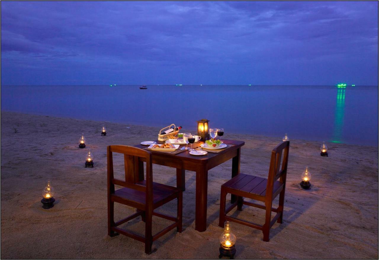 Keeree Waree Seaside Villa Bang Saphan Buitenkant foto