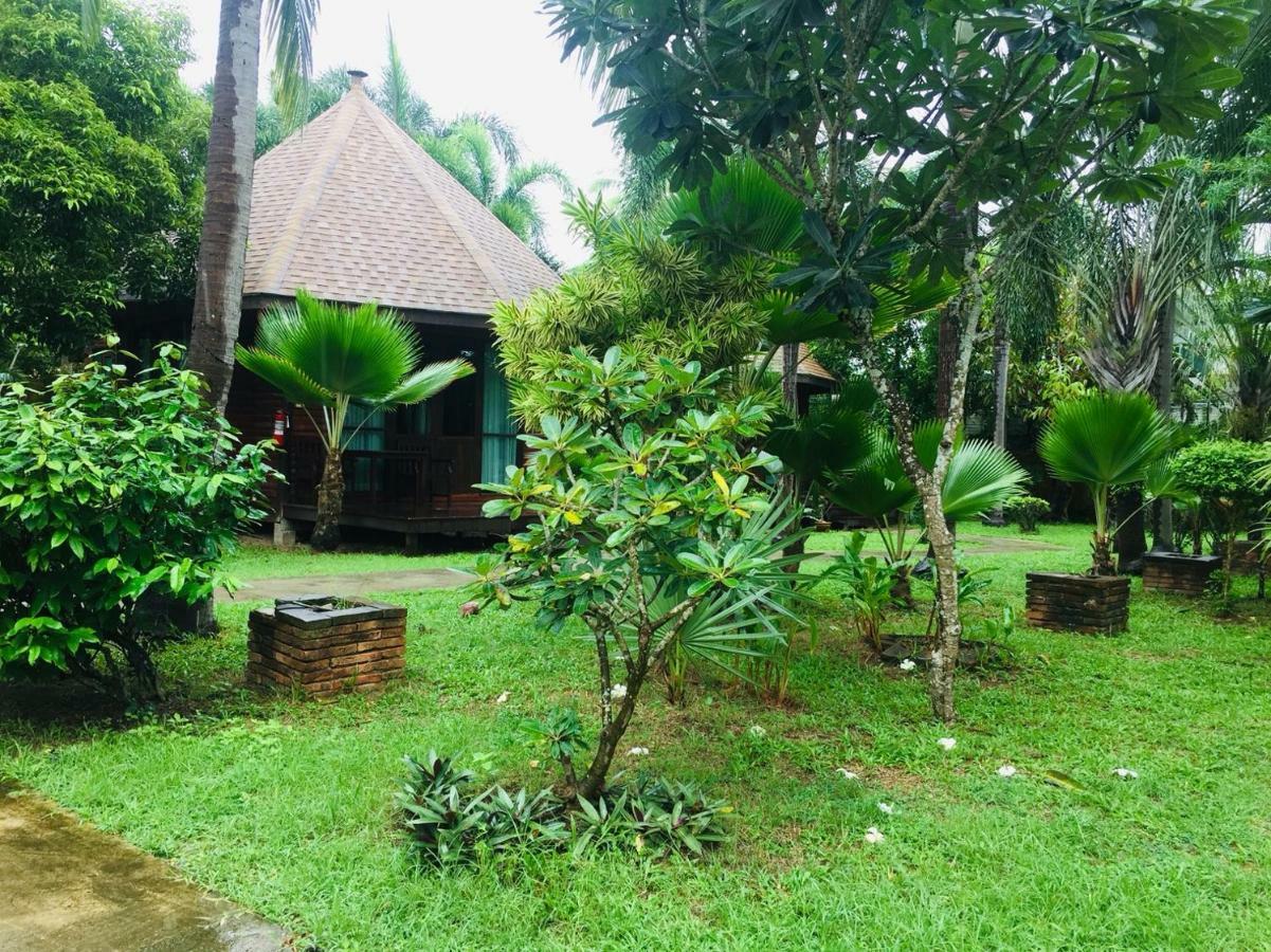 Keeree Waree Seaside Villa Bang Saphan Buitenkant foto