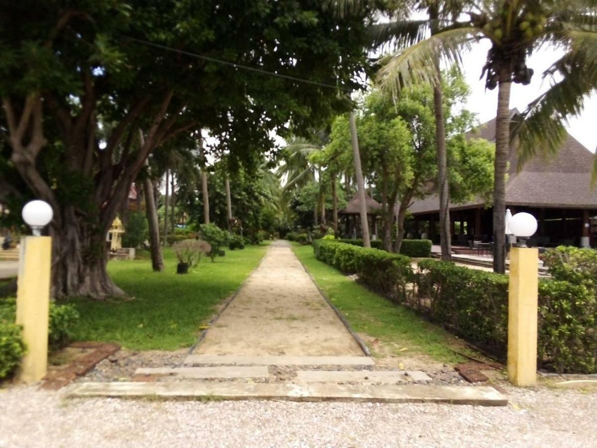 Keeree Waree Seaside Villa Bang Saphan Buitenkant foto